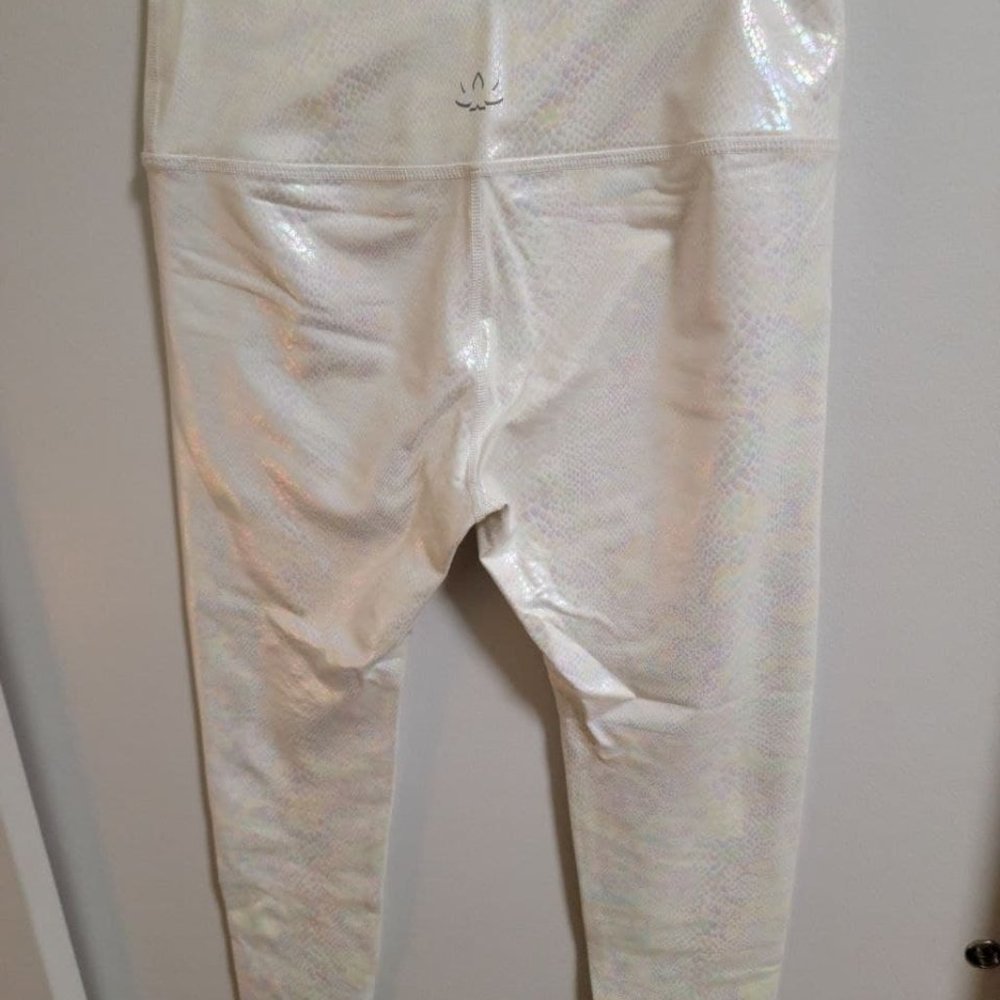 Beyond Yoga Athletic Leggings - Iridescent White
